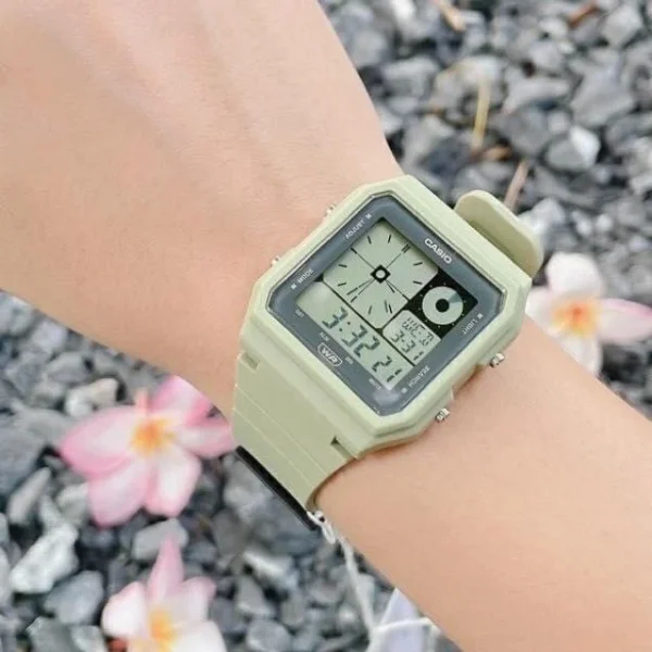 casio LF-20W-3ADF on hand