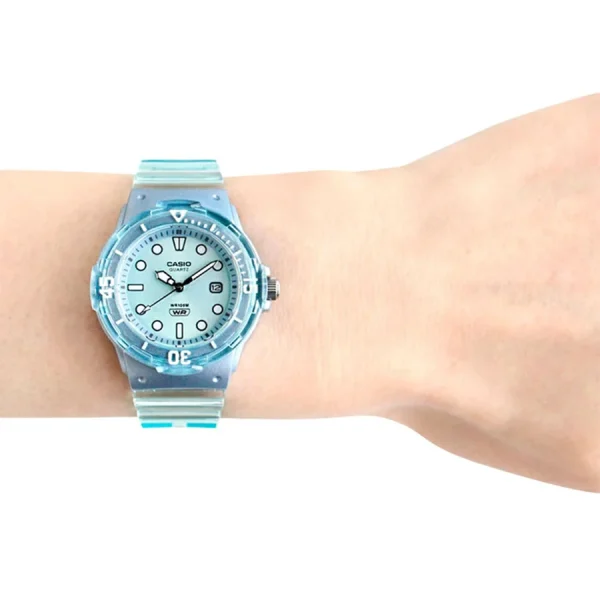 casio LRW-200HS-2EVDF on hand