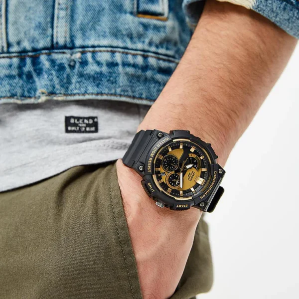 casio MCW-200H-9AVDF on hand