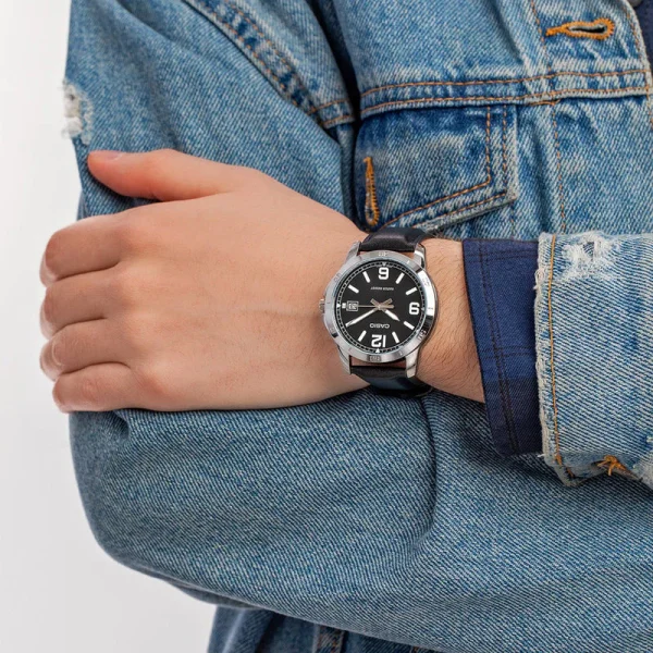 casio MTP-V004L-1BUDF on hand