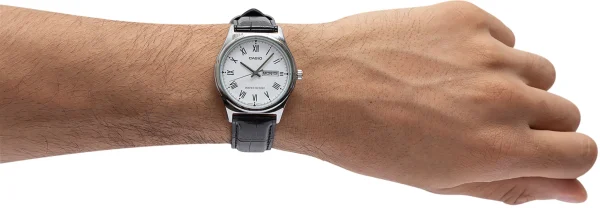 casio MTP-V006L-7BUDF on hand