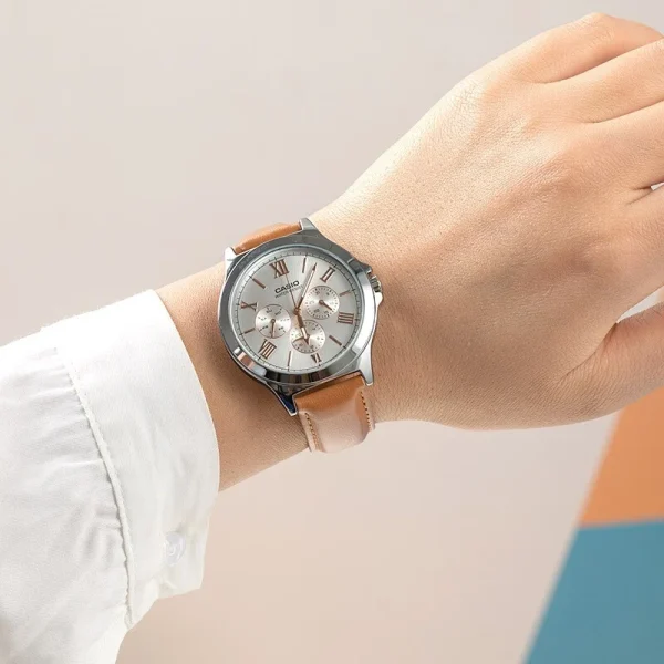 casio MTP-V300L-7A2 on hand