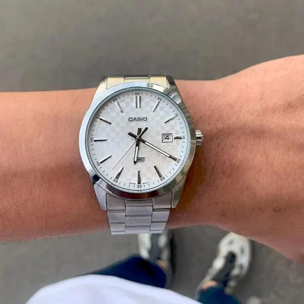 casio MTP-VD03D-7A on hand