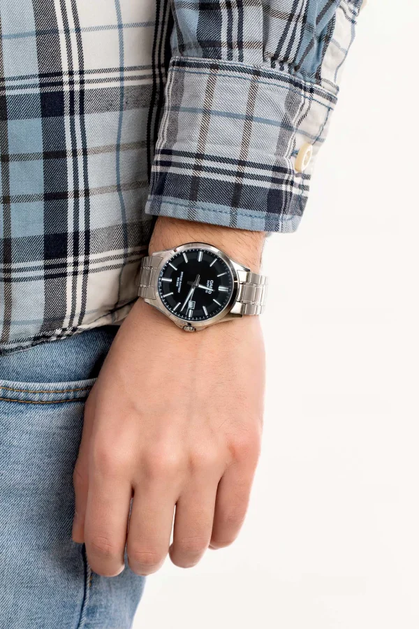 casio MTS-100D-1AVDF on hand