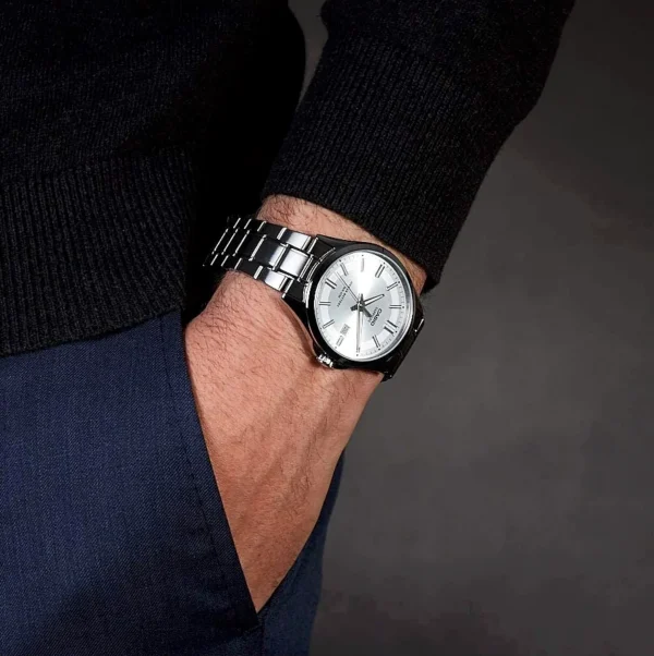 casio MTS-100D-7AVDF on hand