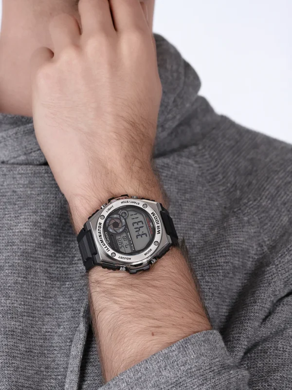 casio MWD-100H-1AVDF on hand
