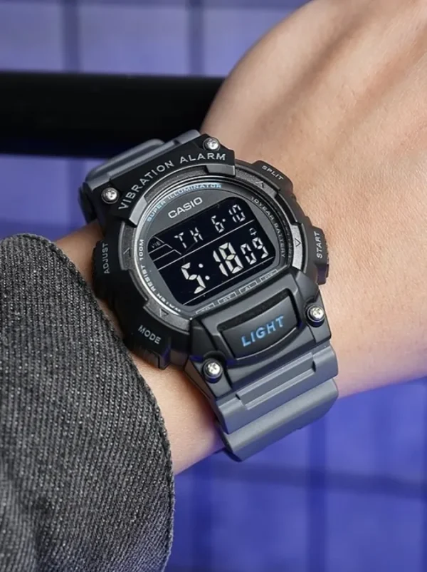 casio W-736H-8BV on hand